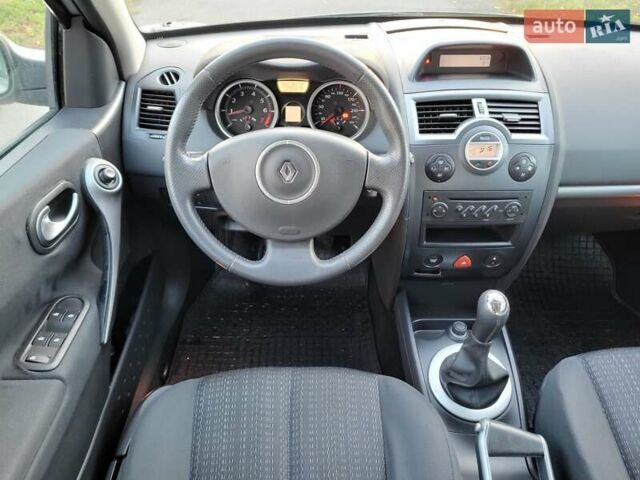 Серый Рено Меган, объемом двигателя 1.6 л и пробегом 182 тыс. км за 5700 $, фото 52 на Automoto.ua
