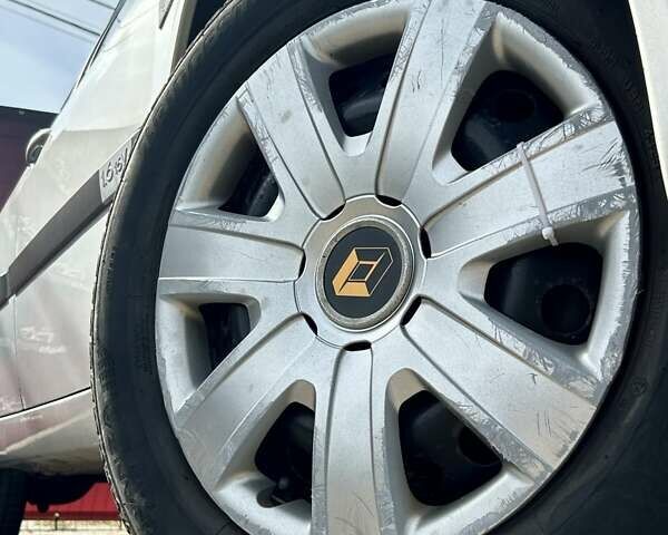 Сірий Рено Меган, об'ємом двигуна 1.6 л та пробігом 259 тис. км за 5000 $, фото 5 на Automoto.ua
