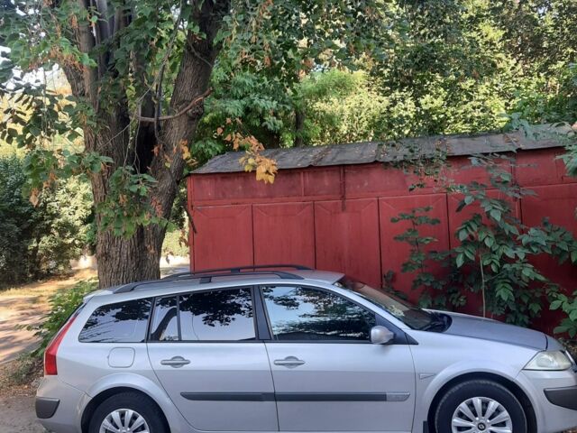 Серый Рено Меган, объемом двигателя 1.6 л и пробегом 195 тыс. км за 5000 $, фото 1 на Automoto.ua