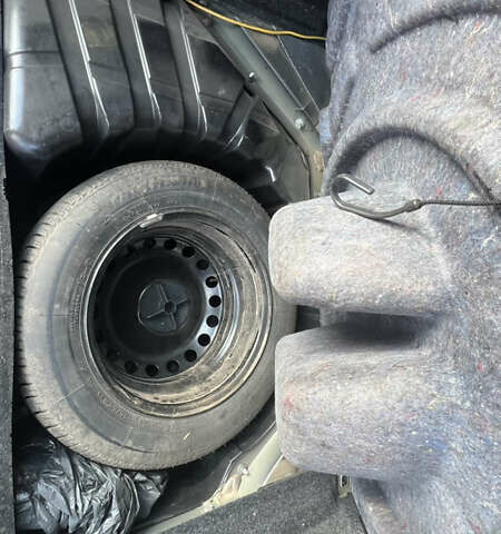 Серый Рено Меган, объемом двигателя 1.6 л и пробегом 229 тыс. км за 4999 $, фото 13 на Automoto.ua