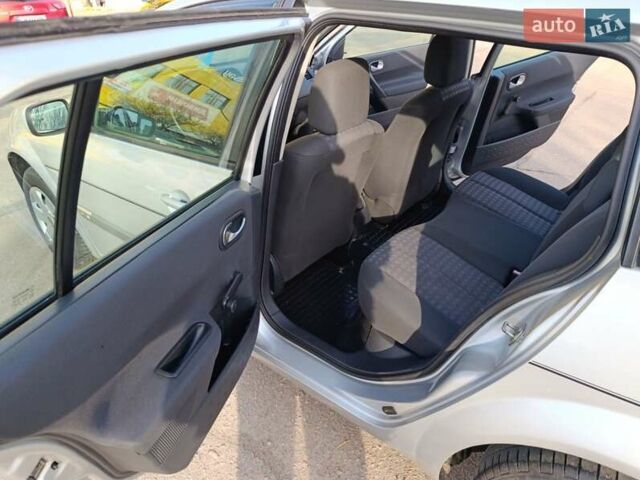 Серый Рено Меган, объемом двигателя 1.6 л и пробегом 210 тыс. км за 4650 $, фото 13 на Automoto.ua
