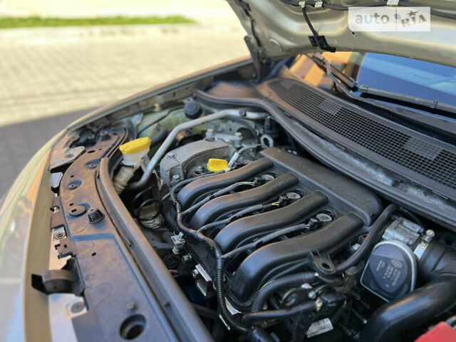 Сірий Рено Меган, об'ємом двигуна 1.6 л та пробігом 199 тис. км за 5100 $, фото 34 на Automoto.ua