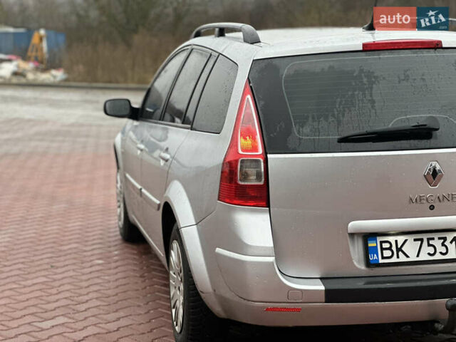 Серый Рено Меган, объемом двигателя 1.5 л и пробегом 325 тыс. км за 4950 $, фото 19 на Automoto.ua