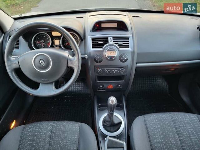 Серый Рено Меган, объемом двигателя 1.6 л и пробегом 182 тыс. км за 5700 $, фото 58 на Automoto.ua