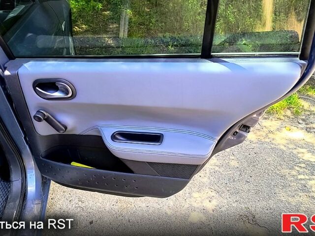 Серый Рено Меган, объемом двигателя 1.6 л и пробегом 378 тыс. км за 4200 $, фото 9 на Automoto.ua