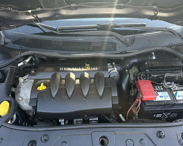 Серый Рено Меган, объемом двигателя 1.6 л и пробегом 235 тыс. км за 5200 $, фото 33 на Automoto.ua