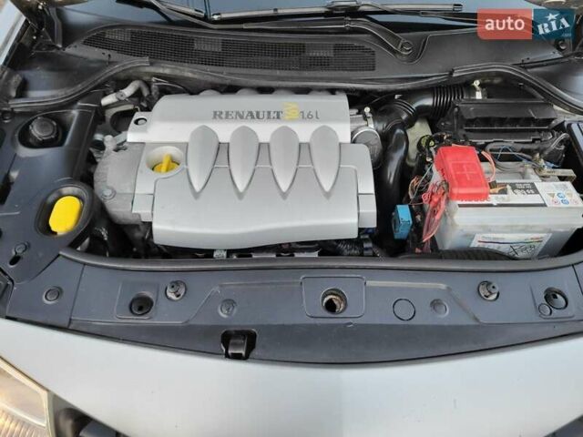 Серый Рено Меган, объемом двигателя 1.6 л и пробегом 182 тыс. км за 5700 $, фото 90 на Automoto.ua