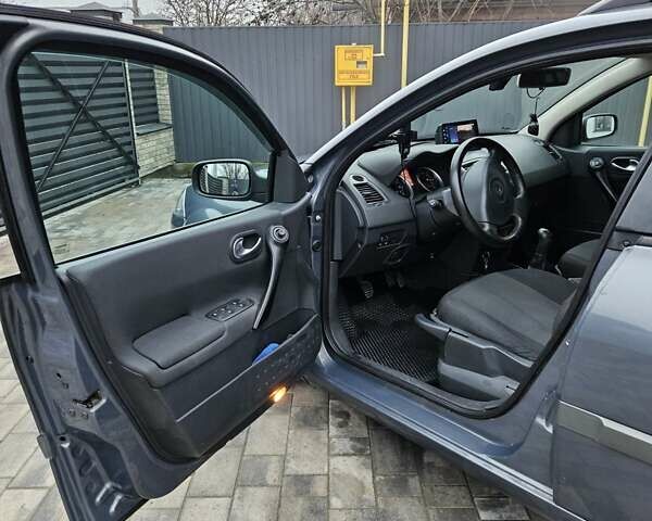 Серый Рено Меган, объемом двигателя 1.6 л и пробегом 257 тыс. км за 6500 $, фото 20 на Automoto.ua