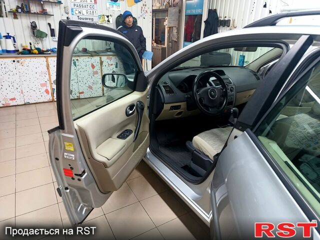 Серый Рено Меган, объемом двигателя 1.6 л и пробегом 220 тыс. км за 5100 $, фото 10 на Automoto.ua