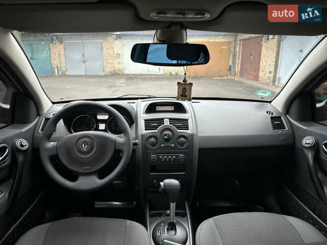 Сірий Рено Меган, об'ємом двигуна 1.6 л та пробігом 285 тис. км за 4850 $, фото 26 на Automoto.ua
