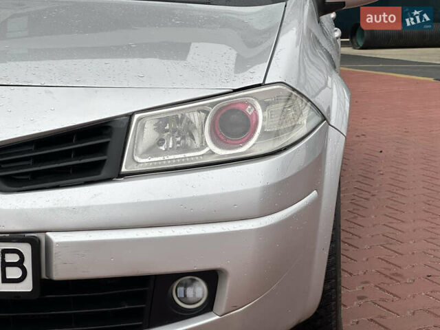 Серый Рено Меган, объемом двигателя 1.5 л и пробегом 325 тыс. км за 4950 $, фото 11 на Automoto.ua