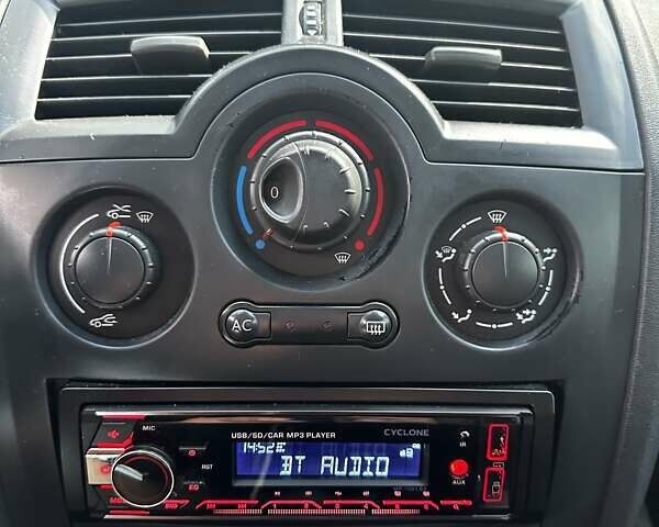 Сірий Рено Меган, об'ємом двигуна 1.6 л та пробігом 255 тис. км за 4700 $, фото 11 на Automoto.ua