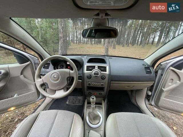 Серый Рено Меган, объемом двигателя 2 л и пробегом 274 тыс. км за 4900 $, фото 4 на Automoto.ua