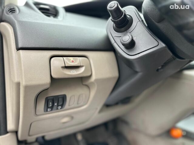 Серый Рено Меган, объемом двигателя 1.5 л и пробегом 265 тыс. км за 5790 $, фото 21 на Automoto.ua