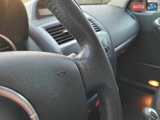 Серый Рено Меган, объемом двигателя 1.6 л и пробегом 182 тыс. км за 5700 $, фото 53 на Automoto.ua