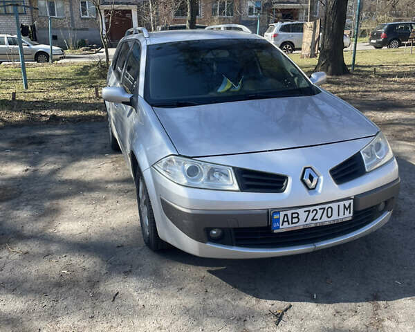 Серый Рено Меган, объемом двигателя 1.9 л и пробегом 300 тыс. км за 4500 $, фото 2 на Automoto.ua