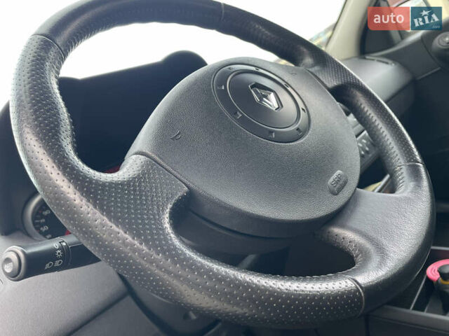 Серый Рено Меган, объемом двигателя 1.6 л и пробегом 196 тыс. км за 5500 $, фото 11 на Automoto.ua