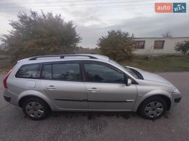 Рено Меган 2006 в Черкассах на Automoto.ua Серый Рено Меган, объемом двигателя 1.6 л и пробегом 207 тыс. км за 4200 $, фото 1 на Automoto.ua