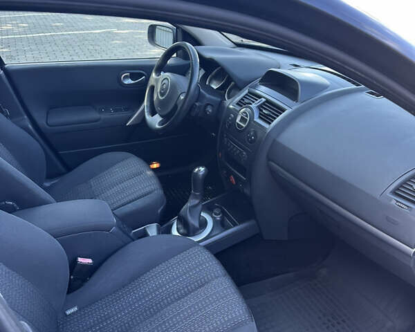 Серый Рено Меган, объемом двигателя 1.6 л и пробегом 235 тыс. км за 5200 $, фото 30 на Automoto.ua