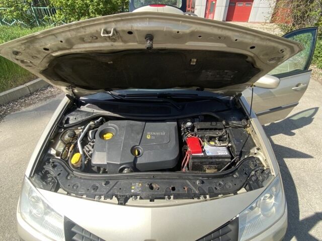 Серый Рено Меган, объемом двигателя 1.5 л и пробегом 305 тыс. км за 5399 $, фото 17 на Automoto.ua