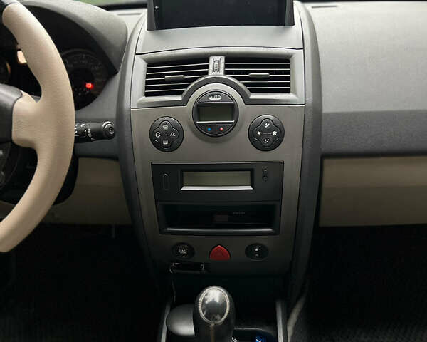 Серый Рено Меган, объемом двигателя 1.6 л и пробегом 206 тыс. км за 5950 $, фото 8 на Automoto.ua