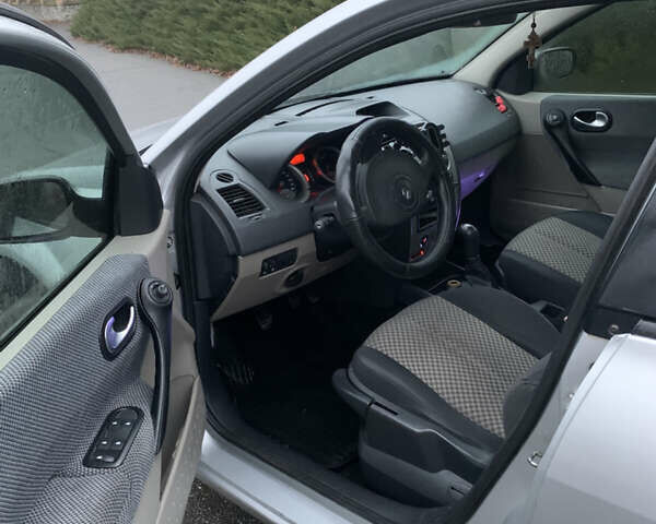 Серый Рено Меган, объемом двигателя 1.6 л и пробегом 400 тыс. км за 3700 $, фото 5 на Automoto.ua