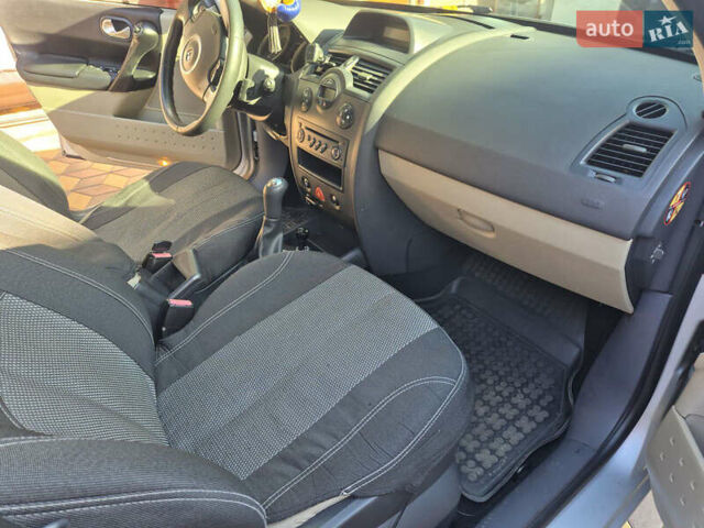 Серый Рено Меган, объемом двигателя 1.4 л и пробегом 253 тыс. км за 4500 $, фото 17 на Automoto.ua