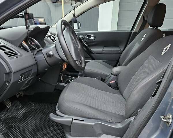 Серый Рено Меган, объемом двигателя 1.6 л и пробегом 257 тыс. км за 6500 $, фото 21 на Automoto.ua