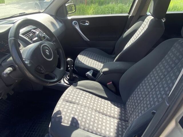 Серый Рено Меган, объемом двигателя 1.5 л и пробегом 305 тыс. км за 5399 $, фото 12 на Automoto.ua