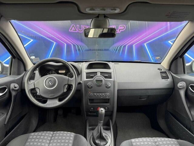 Рено Меган 2006 в Запорожье на Automoto.ua Серый Рено Меган, объемом двигателя 1.6 л и пробегом 236 тыс. км за 5499 $, фото 10 на Automoto.ua