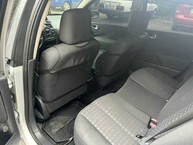 Серый Рено Меган, объемом двигателя 1.5 л и пробегом 300 тыс. км за 4800 $, фото 11 на Automoto.ua