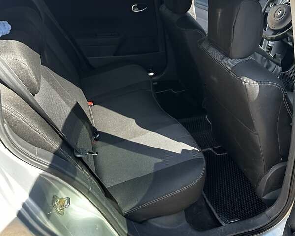 Сірий Рено Меган, об'ємом двигуна 1.6 л та пробігом 255 тис. км за 4700 $, фото 14 на Automoto.ua