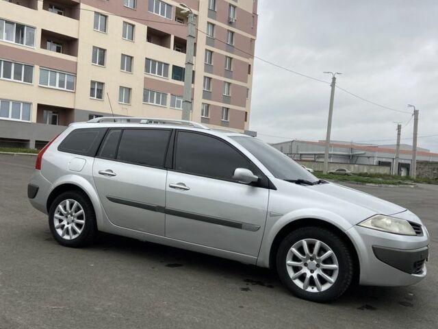 Серый Рено Меган, объемом двигателя 1.6 л и пробегом 205 тыс. км за 5300 $, фото 2 на Automoto.ua