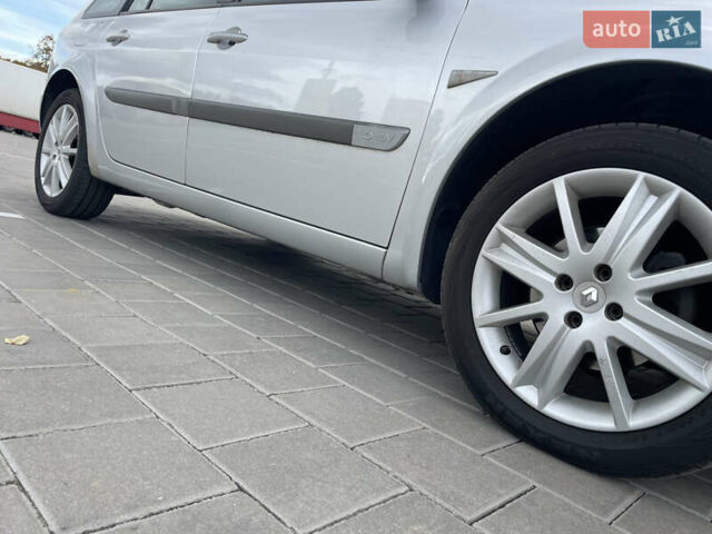 Серый Рено Меган, объемом двигателя 1.6 л и пробегом 196 тыс. км за 5500 $, фото 3 на Automoto.ua