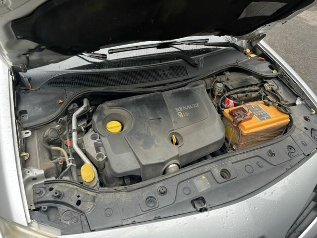 Серый Рено Меган, объемом двигателя 1.5 л и пробегом 300 тыс. км за 4800 $, фото 13 на Automoto.ua