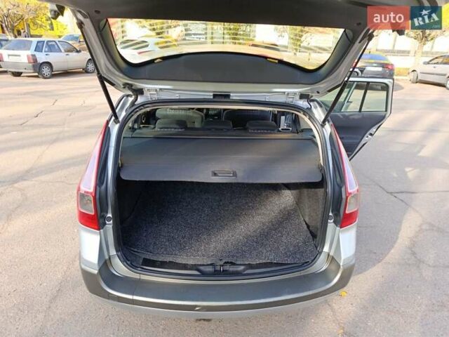 Серый Рено Меган, объемом двигателя 1.6 л и пробегом 210 тыс. км за 4650 $, фото 11 на Automoto.ua