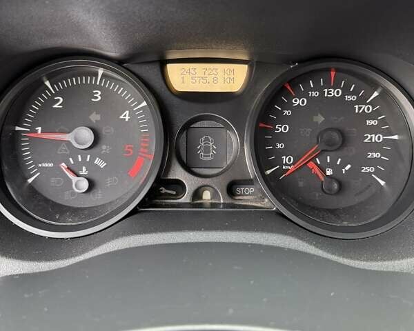 Сірий Рено Меган, об'ємом двигуна 1.87 л та пробігом 243 тис. км за 5800 $, фото 23 на Automoto.ua