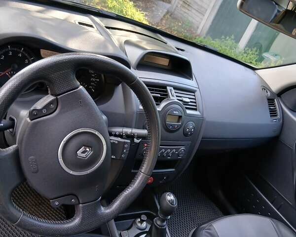 Рено Меган 2006 в Конотопе на Automoto.ua Серый Рено Меган, объемом двигателя 2 л и пробегом 219 тыс. км за 5600 $, фото 19 на Automoto.ua