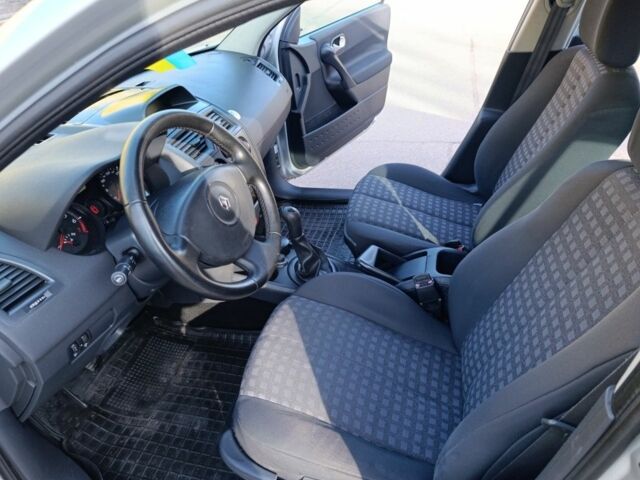 Серый Рено Меган, объемом двигателя 1.6 л и пробегом 210 тыс. км за 4560 $, фото 17 на Automoto.ua