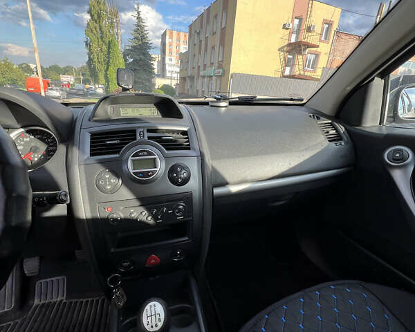Серый Рено Меган, объемом двигателя 1.9 л и пробегом 265 тыс. км за 4700 $, фото 36 на Automoto.ua