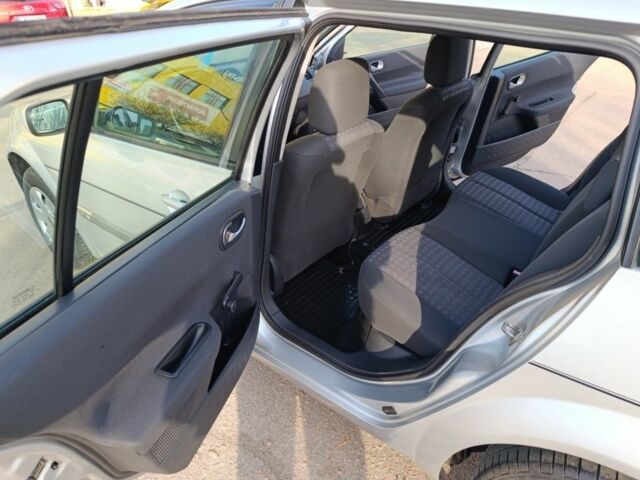 Серый Рено Меган, объемом двигателя 1.6 л и пробегом 210 тыс. км за 4560 $, фото 13 на Automoto.ua