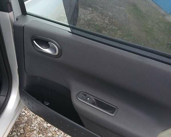 Сірий Рено Меган, об'ємом двигуна 1.6 л та пробігом 186 тис. км за 6000 $, фото 4 на Automoto.ua