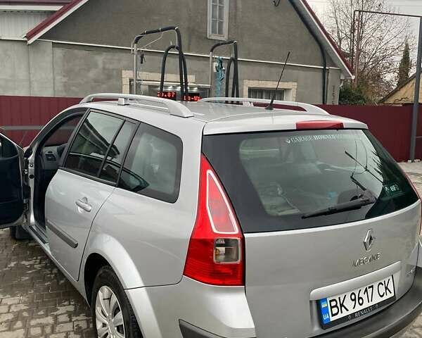 Серый Рено Меган, объемом двигателя 1.6 л и пробегом 222 тыс. км за 4500 $, фото 12 на Automoto.ua