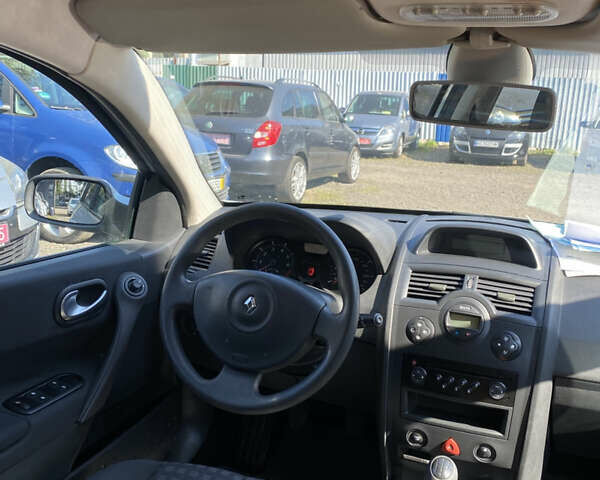 Сірий Рено Меган, об'ємом двигуна 1.6 л та пробігом 163 тис. км за 5450 $, фото 10 на Automoto.ua