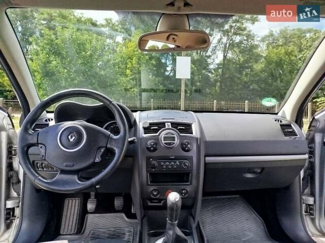 Сірий Рено Меган, об'ємом двигуна 1.6 л та пробігом 221 тис. км за 5500 $, фото 13 на Automoto.ua