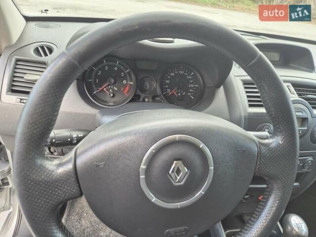 Серый Рено Меган, объемом двигателя 1.6 л и пробегом 230 тыс. км за 5500 $, фото 14 на Automoto.ua