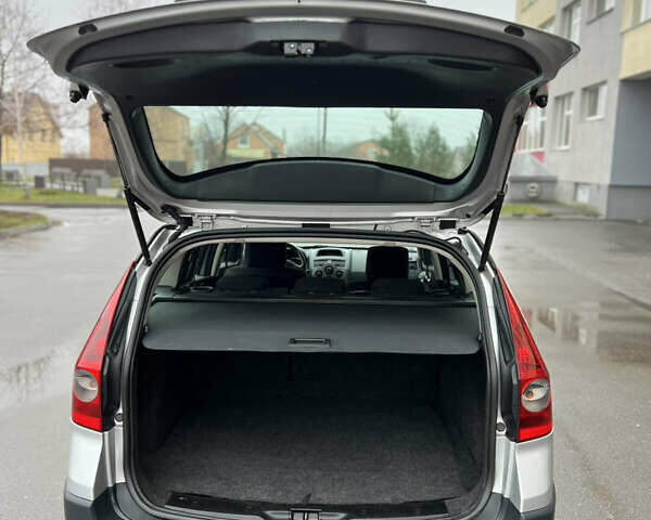 Сірий Рено Меган, об'ємом двигуна 1.6 л та пробігом 241 тис. км за 5300 $, фото 11 на Automoto.ua