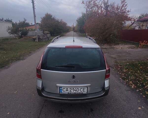 Рено Меган 2006 в Черкассах на Automoto.ua Серый Рено Меган, объемом двигателя 1.6 л и пробегом 207 тыс. км за 4200 $, фото 4 на Automoto.ua