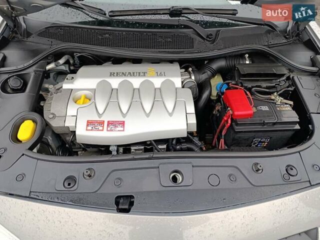 Серый Рено Меган, объемом двигателя 1.6 л и пробегом 215 тыс. км за 5700 $, фото 6 на Automoto.ua