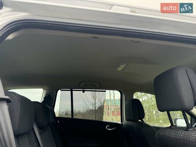 Сірий Рено Меган, об'ємом двигуна 1.6 л та пробігом 216 тис. км за 5400 $, фото 28 на Automoto.ua